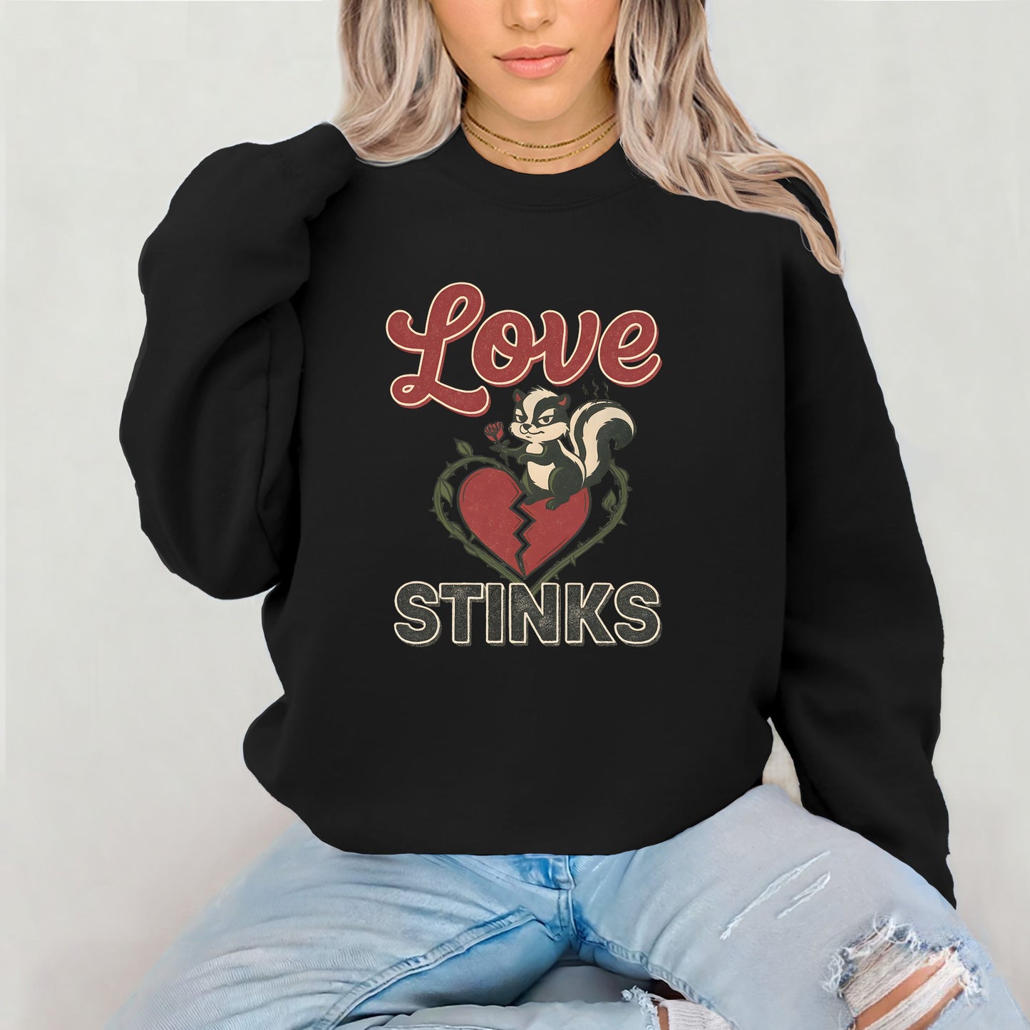 Love Stinks Heart  Gildan Crewneck/Sweatshirt