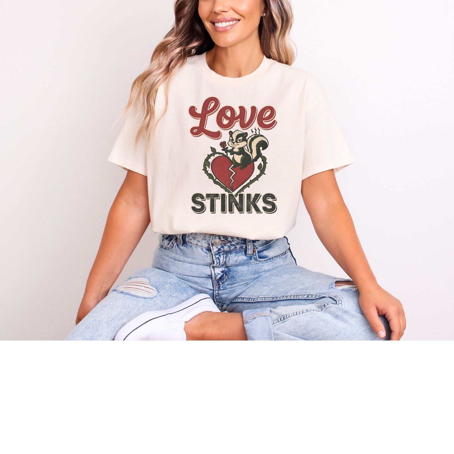 Love Stinks Heart Short Sleeve Gildan T-shirt