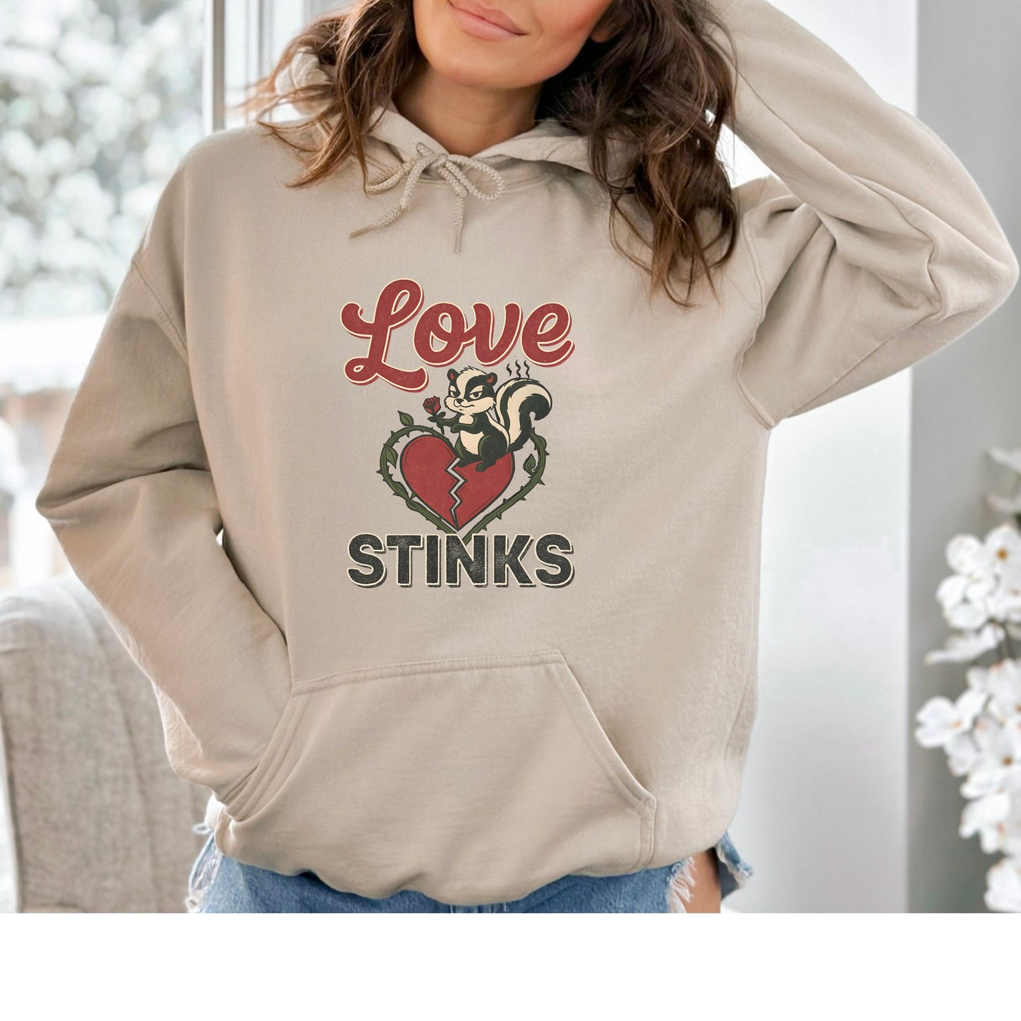 Love Stinks Heart  Gildan  Hoodie