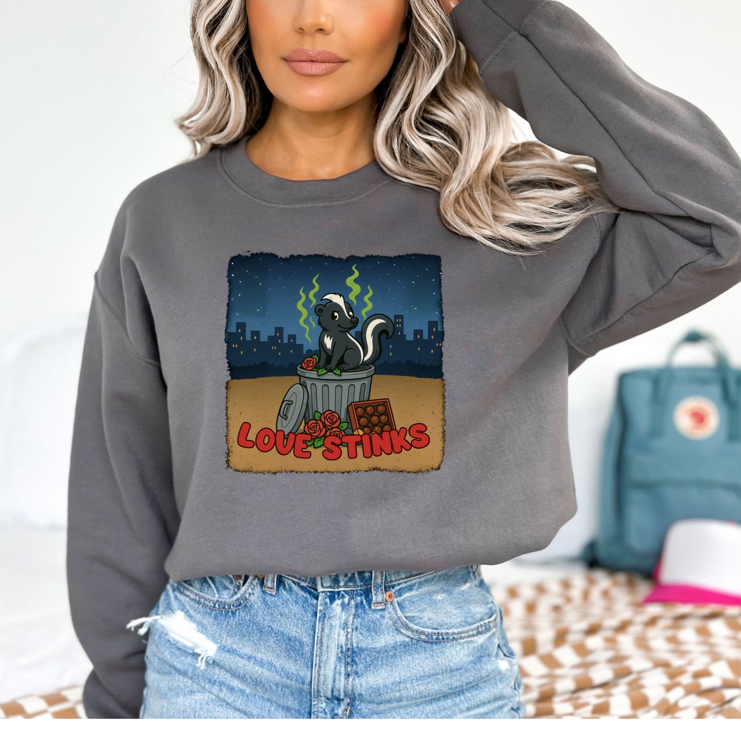 Love Stinks Trashcan  Gildan Crewneck/Sweatshirt