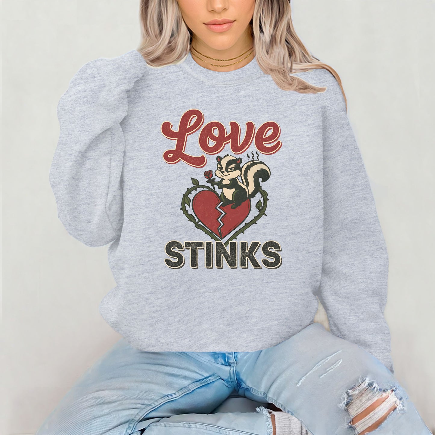 Love Stinks Heart  Gildan Crewneck/Sweatshirt