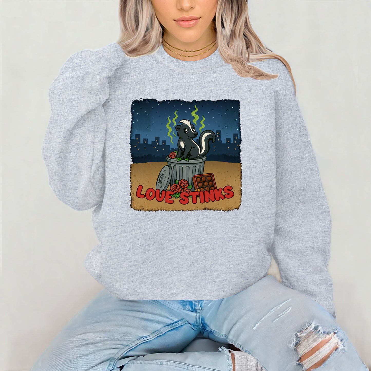 Love Stinks   Trashcan  Gildan Hoodie